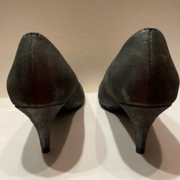 Tahari Marie Leather Pumps Gray Shimmer Peep Toe 2.5” Heel Size 8.5 M - Picture 7 of 11